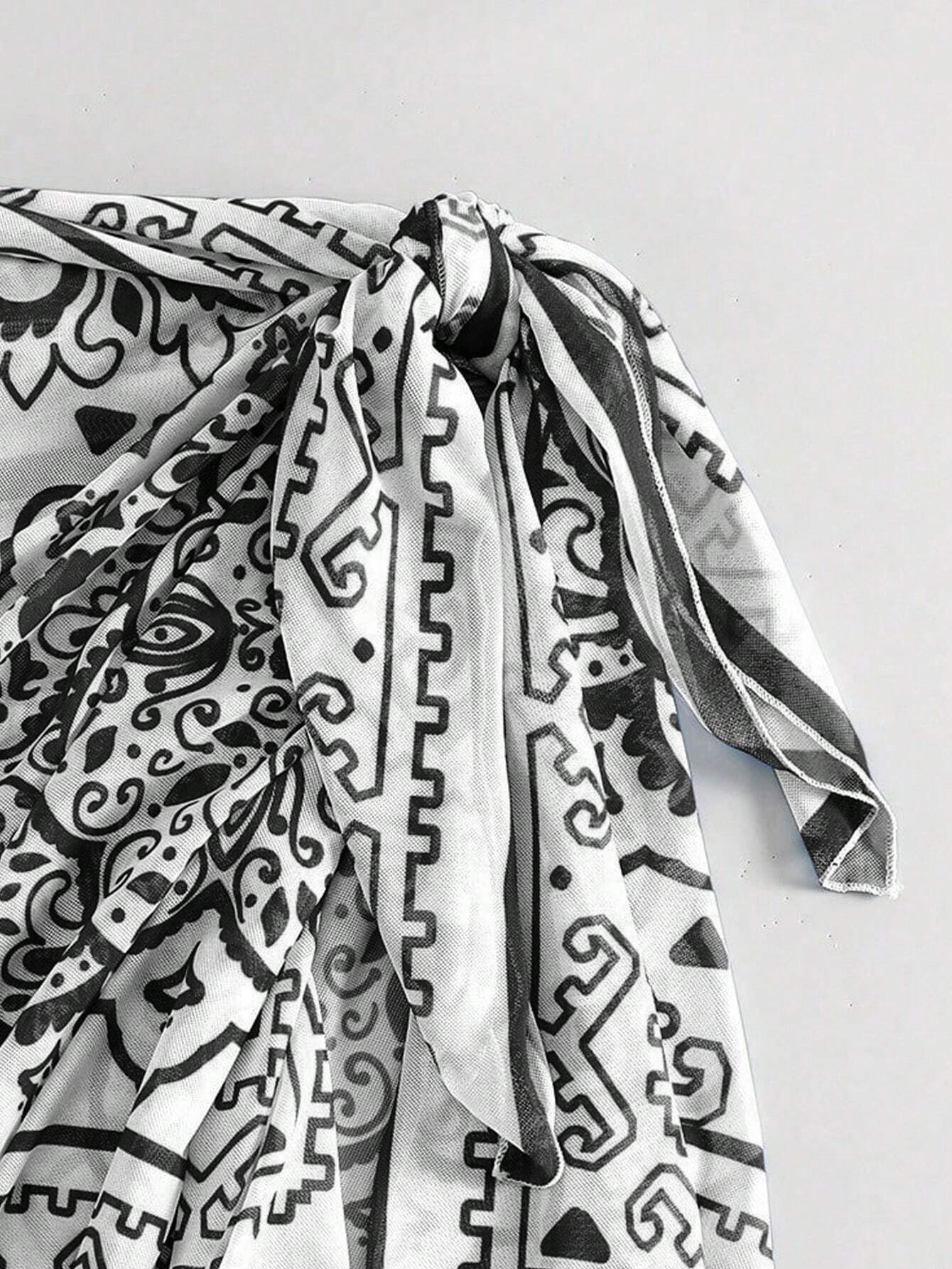 Saída de Praia Zafirabeach Floral Preto e Branco