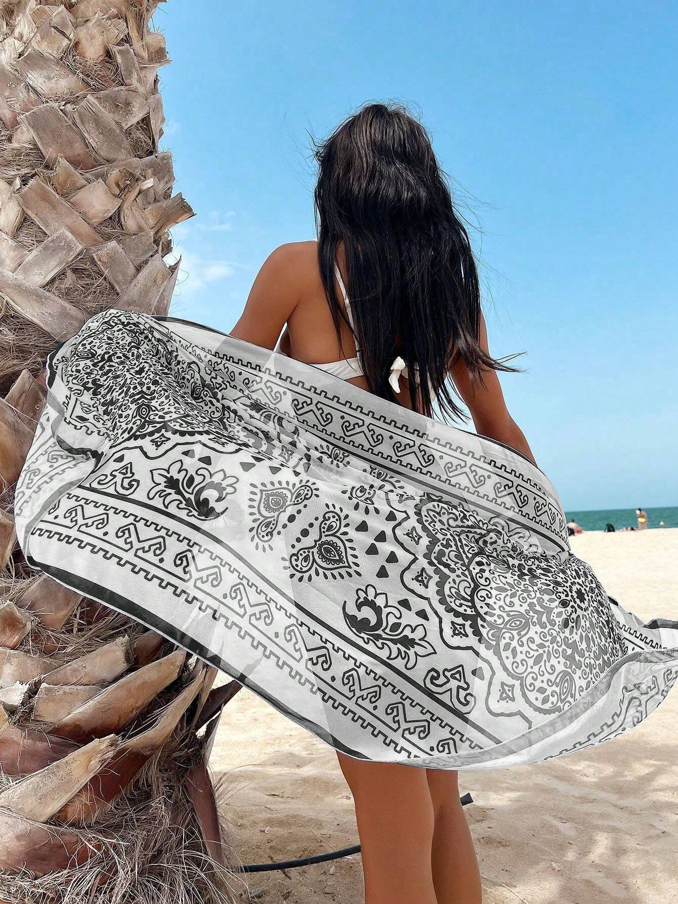 Saída de Praia Zafirabeach Floral Preto e Branco